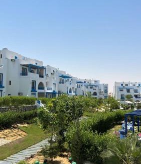 Qasr an-Nil Ski Chalet | Chalet in Mountain View Ras El-Hikmah