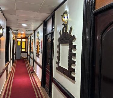 Qasr an-Nil Hotel | Kings palace castle