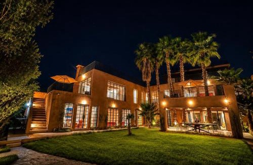 Lalla Takarkoust Bed & Breakfast | Villa bord du lac takerkoust marrakech , 9 Suites de Luxe & événementiel