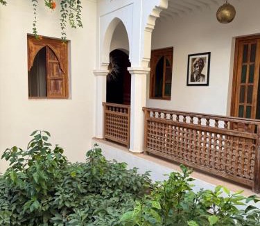 Sidi Ben Slimane El Jazouli Villa | Riad privé Sadaka Bassin Rooftop