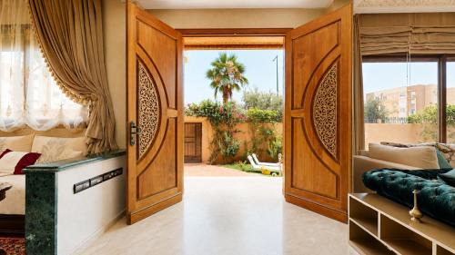Menara House | Villa Amroth