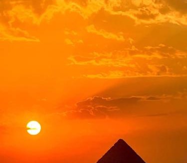 Oula House | khofo pyramids view