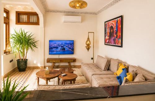 Bab Taghzout House | Riad Sabria