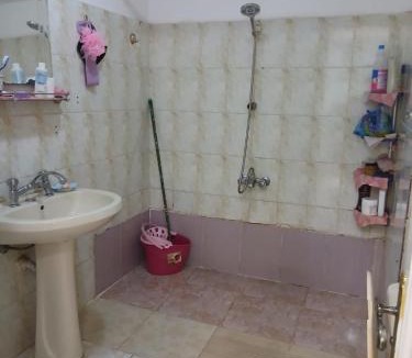Ar-Raml 1 House | Room in Victoria qebli girls only