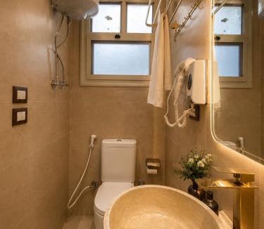 Pyramids Gardens House | New White Pyramids Inn