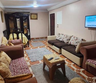 Bab Sharqi Apartment | شقة مفروشة ثلاث غرف لك وحدك قريبة من البحر