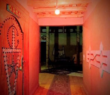 Bou Drarar House | Gite le Calme café Restaurant Pizzeria