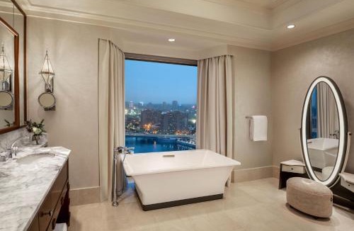 Downtown Cairo Hotel | The St. Regis Cairo