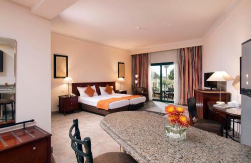 Dream Land Hotel | Swiss Inn Plaza Hotel
