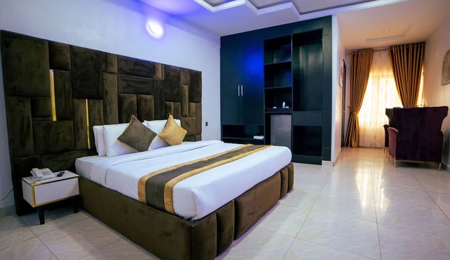 Deluxe Luxurious Room - Pool - Spa - Gym - Parking in Lekki