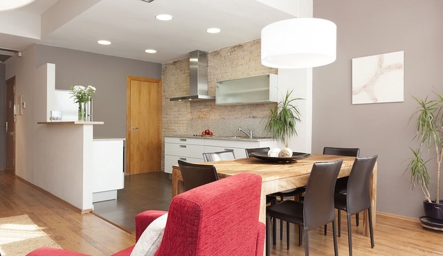 Sant Pau 5 - Superb 3-bedroom apartment in central Barcelona in Barcelona