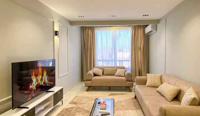 3BRs Luxurious Qasr Elneil Apart