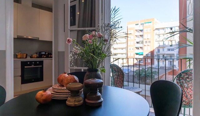 CASA CALABRIA 2 BEDROOM in Barcelona