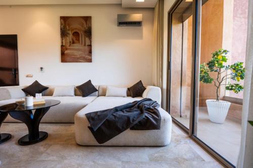 Prestigia Golf Resort, Luxury 3BR, Pool and Atlas View