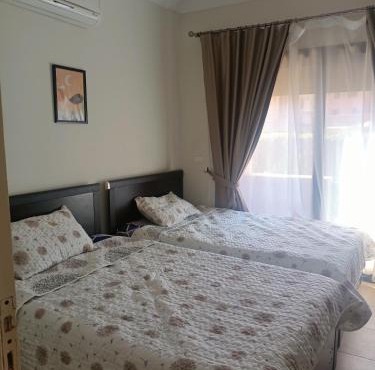 'Ground Chalet with a Lagoon and Pool View in Blue Pay Assia 'Families Only