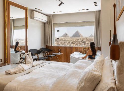 Shiny Pyramids Boutique Hotel
