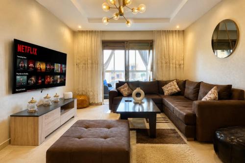 Elegant 2-Bedroom Apartment with Pool