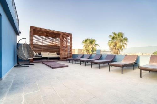 Design Art Gallery Apartment Marrakech swimming pool on the Roof
